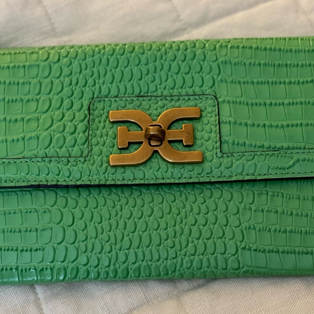 Sam Edelman Green Dottie Wristlet NWT